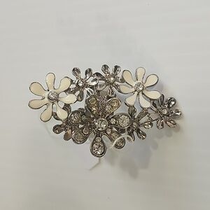 #42 Silver and white flower ring